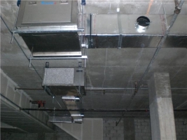 HVAC Unit w/ ducts